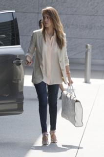 Jessica Alba feet photo thumbnail