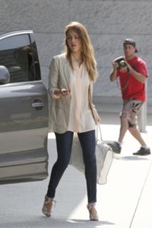 Jessica Alba feet photo thumbnail