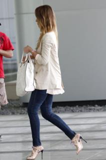 Jessica Alba feet photo thumbnail