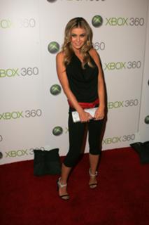 Carmen Electra feet photo thumbnail