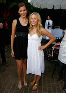 Kristen Bell feet photo thumbnail