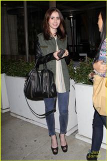 Lily Collins feet photo thumbnail