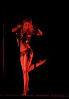 Carmen Electra feet photo thumbnail