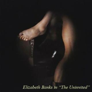 Elizabeth Banks feet photo thumbnail