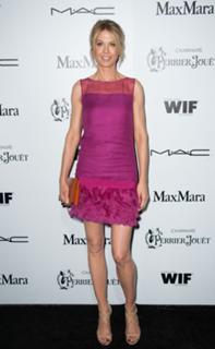 Jenna Elfman feet photo thumbnail
