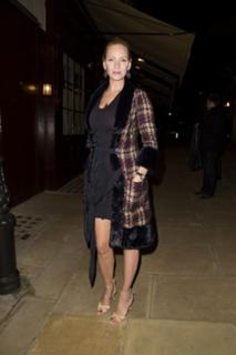 Uma Thurman feet photo thumbnail