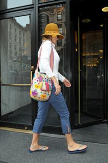 Uma Thurman feet photo thumbnail