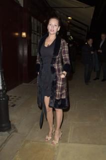 Uma Thurman feet photo thumbnail