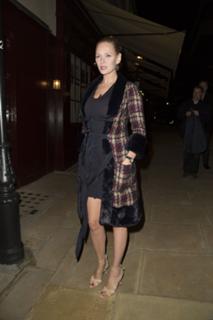 Uma Thurman feet photo thumbnail