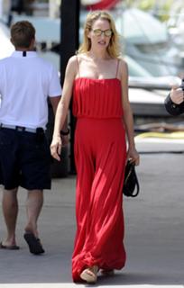 Uma Thurman feet photo thumbnail