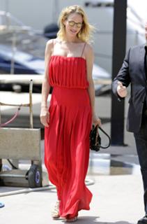 Uma Thurman feet photo thumbnail