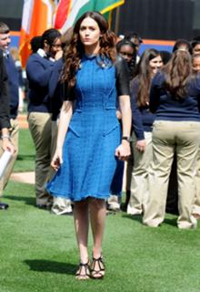 Emmy Rossum feet photo thumbnail