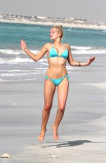 Helen Flanagan feet photo thumbnail