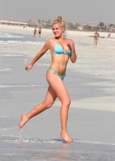 Helen Flanagan feet photo thumbnail