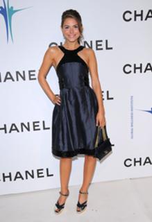 Maria Menounos feet photo thumbnail