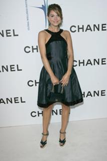 Maria Menounos feet photo thumbnail