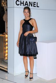 Maria Menounos feet photo thumbnail