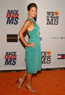 Maria Menounos feet photo thumbnail