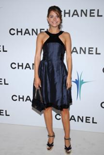 Maria Menounos feet photo thumbnail