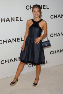 Maria Menounos feet photo thumbnail