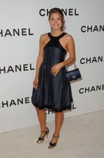 Maria Menounos feet photo thumbnail