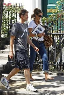 Elle Macpherson feet photo thumbnail