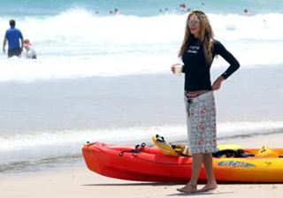Elle Macpherson feet photo thumbnail