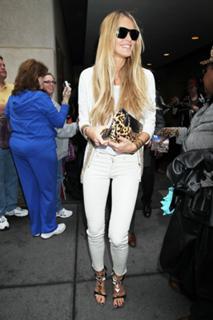 Elle Macpherson feet photo thumbnail