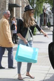 Elle Macpherson feet photo thumbnail