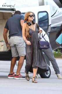 Lindsay Lohan feet photo thumbnail