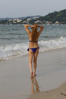 Lindsay Lohan feet photo thumbnail