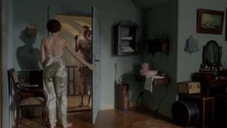 Tuppence Middleton feet photo 3