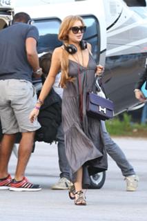 Lindsay Lohan feet photo thumbnail
