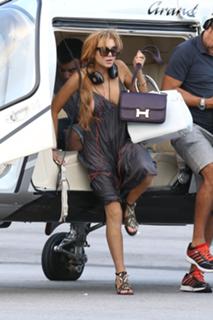 Lindsay Lohan feet photo thumbnail
