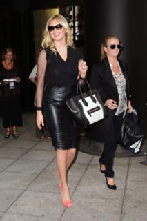 Kate Upton feet photo thumbnail