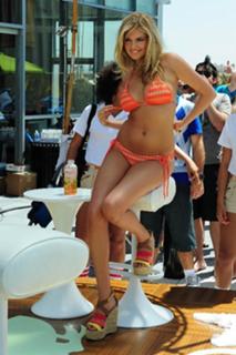 Kate Upton feet photo thumbnail