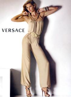 Gisele Bündchen feet photo thumbnail