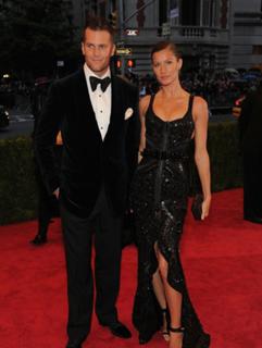 Gisele Bündchen feet photo thumbnail