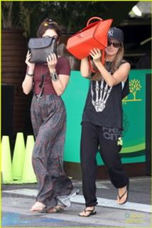 Ashley Tisdale feet photo thumbnail