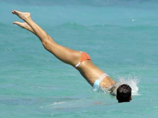 Jessica Alba feet photo thumbnail