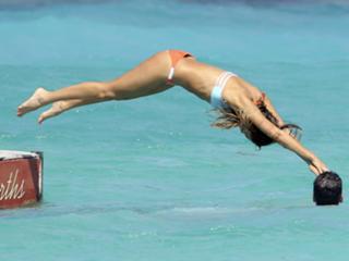 Jessica Alba feet photo thumbnail