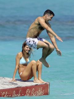 Jessica Alba feet photo thumbnail