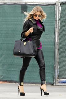 Fergie feet photo thumbnail