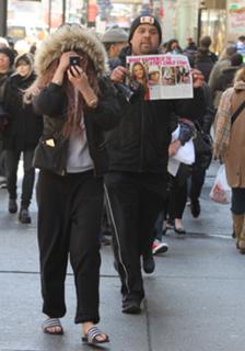 Amanda Bynes feet photo thumbnail