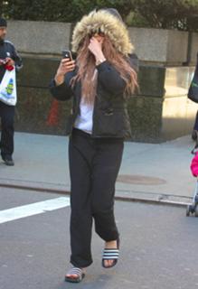 Amanda Bynes feet photo thumbnail