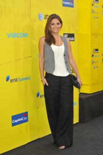 Maria Menounos feet photo thumbnail