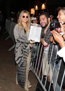 Fergie feet photo thumbnail