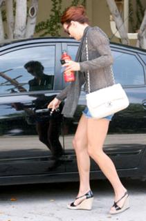 Kate Walsh feet photo thumbnail