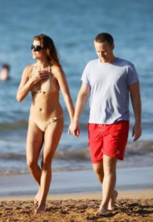 Kate Walsh feet photo thumbnail