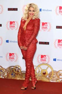 Rita Ora feet photo thumbnail